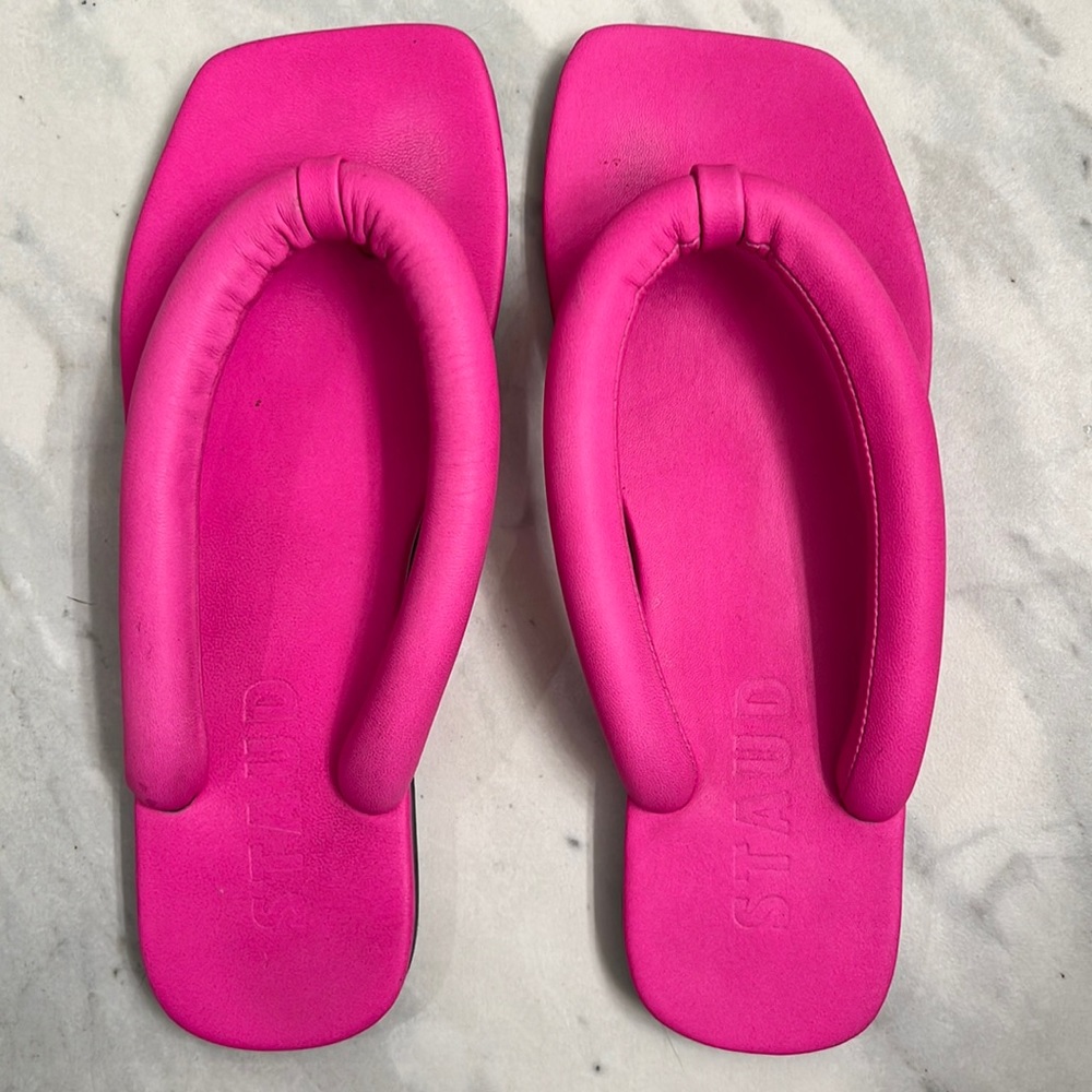 STAUD Rio Puffy Thong Sandals- Size 38 WORN ONCE, LIKE NEW